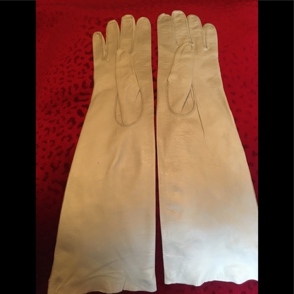 Gorgeous Vintage Taupe Kid Leather Gloves. Size B. - Picture 3 of 7